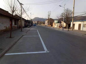 富縣交警大隊(duì)張村驛中隊(duì) 更新交通安全設(shè)施 改善道路通行環(huán)境