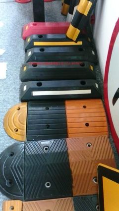 珠海道路停車場劃線與交通設施批發安裝服務——珠海捌柒伍交通專業解決方案